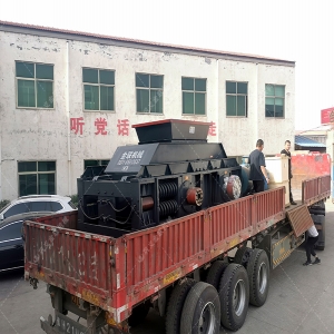 1200x800型半自動(dòng)液壓對輥制砂機(jī)發(fā)貨圖片
