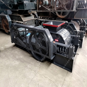 2PG610X400對(duì)輥破碎機(jī)發(fā)貨圖片_發(fā)往福建龍巖_鵝卵石制沙