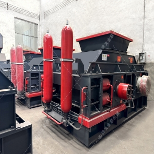 低轉(zhuǎn)速高壓力對(duì)輥制砂機(jī)，憑什么成為高品質(zhì)機(jī)制砂的 “粒形守護(hù)神”？