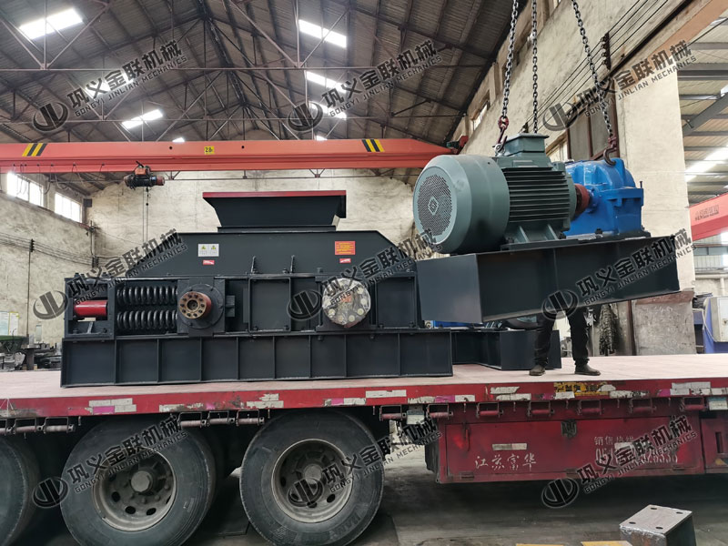 時(shí)產(chǎn)30噸對(duì)輥破碎機(jī)有哪些結(jié)構(gòu)，有哪些型號(hào)？