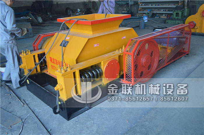 小型爪型強(qiáng)力破碎機(jī)投資少、見效快