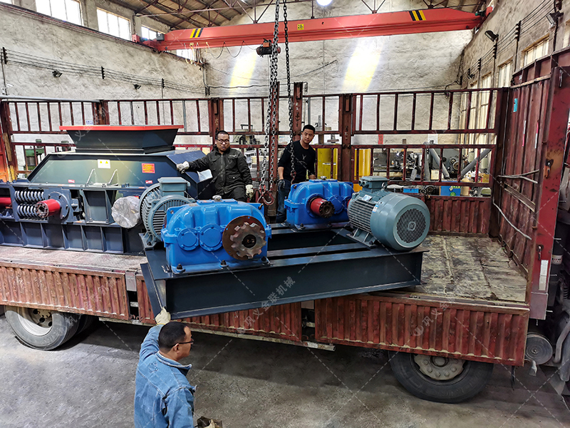 2PG1200x800大型對輥制砂機(jī)發(fā)貨 發(fā)往廣東