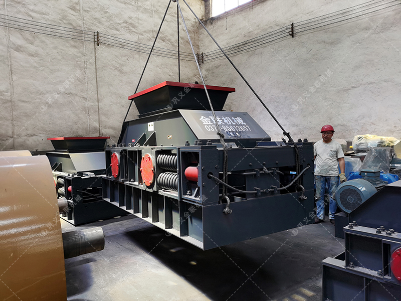 2PG1200x800彈簧式對輥破碎制砂機發(fā)貨圖片