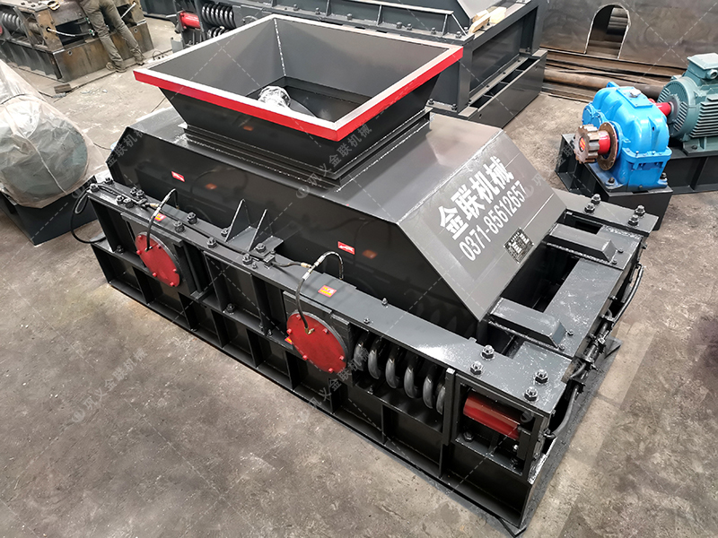 2PG800X600中型對輥破碎機(jī)發(fā)貨圖片_發(fā)往四川瀘州_破碎瓜子石