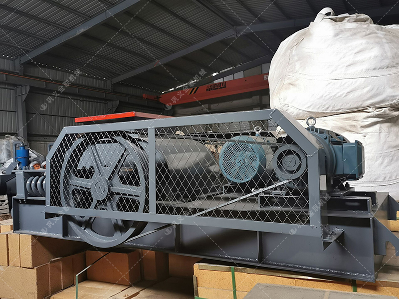 610X400對輥破碎機(jī)發(fā)貨圖片_發(fā)往甘肅蘭州_破碎金礦石