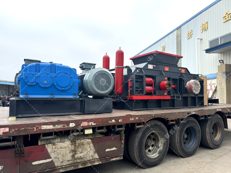 對輥制砂機(jī)在河卵石生產(chǎn)線中，如何與給料機(jī)、顎破協(xié)同？