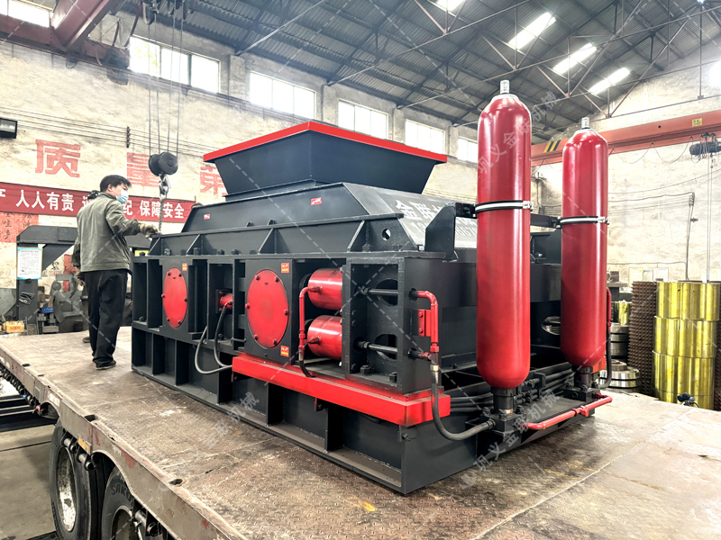 低轉(zhuǎn)速高壓力對輥制砂機(jī)，憑什么成為高品質(zhì)機(jī)制砂的 “粒形守護(hù)神”？