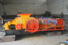 石英石細(xì)碎制砂機(jī)成品效果怎么樣？對(duì)輥石英石粉碎機(jī)出沙率高嗎？