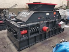 河南風(fēng)化砂制砂機(jī)多少錢一臺(tái)，哪個(gè)廠家服務(wù)好？