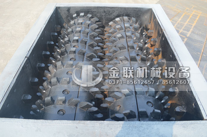 2PLF50/200大型強(qiáng)力分級(jí)雙齒輥破碎機(jī)發(fā)貨圖片_發(fā)往山東淄博_破碎煤炭